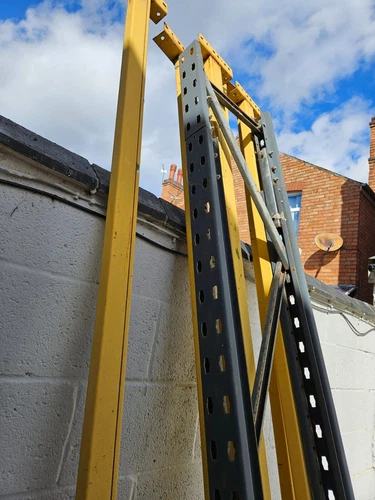 RACKING FRAME AND BEAMS SHELVING HEAVY DUTY USED FOR TYRES - 1 STANDING POST